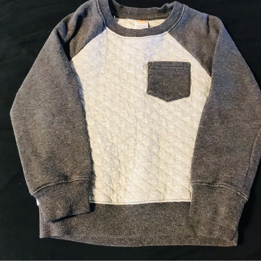 Bundle Boy’s Gray and White Striped Sweaters Sweatshirts size Small 5 6 years
